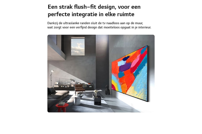 De LG Micro RGB evo AI MRGB95 is naadloos aan de muur gemonteerd in een ruime zwartgekleurde kamer, met gedurfde kunstwerken in levendige kleuren die harmonieren met het omringende interieur.